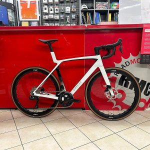 Trek Madone SL6 Gen 8. Bici da strada e da corsa Verona